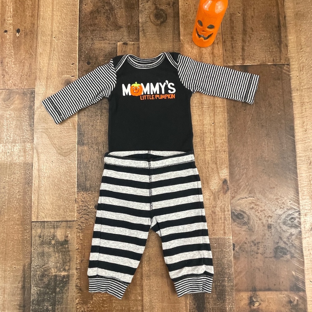 Carter's Halloween Mommy's Little Pumpkin  2 Piece Onesie Leggings Set